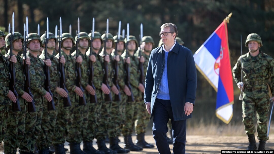 Predsednik Srbije Aleksandar Vučić na poligonu "Pasuljanske livade" u istočnoj Srbiji, gde se održavaju vojne vežbe "Manevri 2022", 3. novembar 2022.