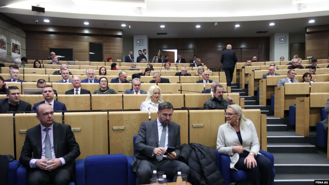 Sjednica Doma naroda Parlamenta Federacije Bosne i Hercegovine 25. 1. 2024. U prvom redu predsjednica FBiH Lidija Bradara i potpredsjednik Igor Stojanović.