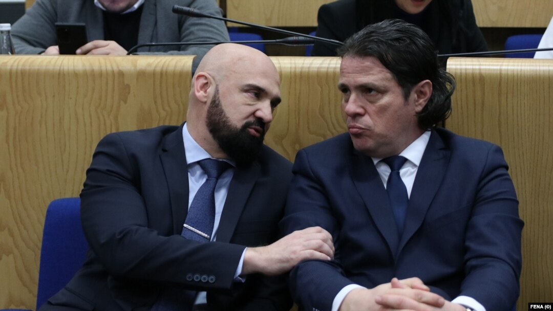 Ministar MUP-a Ramo Isak i ministar financija Toni Kraljević na sjednici Doma naroda 25. 1. 2024.
