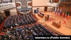 Чара гадәттәгечә Салих Сәйдәшев исемендәге зур концерт залында узды