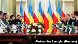 Під час прийому президентом Польщі Анджеєм Дудою делегації з України на чолі із президентом Володимиром Зеленським. Варшава, Польща. 5 квітня 2023 року 