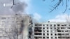 Російський удар по багатоповерхівці в Запоріжжі. Зеленський оприлюднив відео атаки