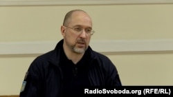 «Якщо в Верховній Раді існують певні параметри того, як народні депутати України мають здійснювати свої офіційні закордонні відрядження, цих правил треба дотримуватися», – Шмигаль