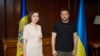 Президентка Молдови Мая Санду (л) і її український колега Володимир Зеленський