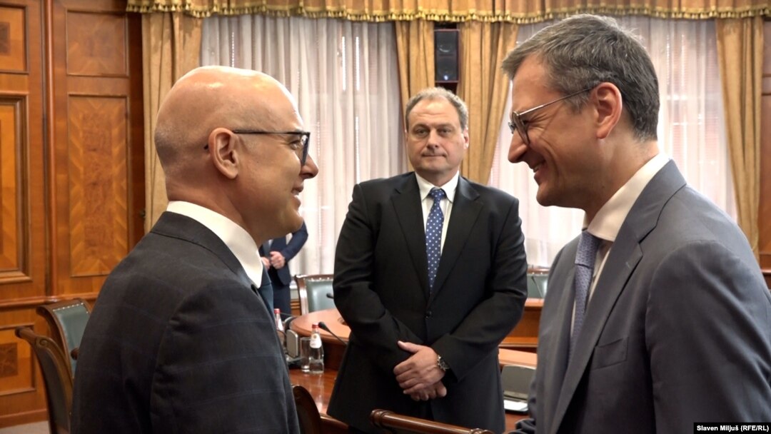Ukrajinski ministar spoljnih poslova Dmitro Kuleba započeo je seriju susreta sa zvaničnicima Srbije sastankom sa premijerom Milošem Vučevićem