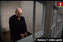 Рыка Крыгер падчас зьняволеньня, скрыншот з сюжэту дзяржаўнага тэлеканала