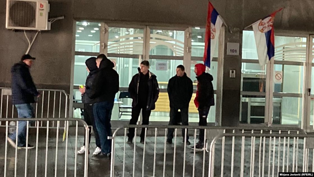 "Obezbeđenje" oko beogradske "Štark arene" u izbornom danu, 17. decembra 2023.
