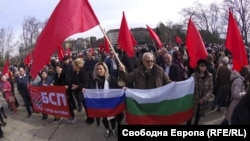 Представители на "Възраждане", БСП и "Левицата" се заканиха на бранят съветския паметник в София.