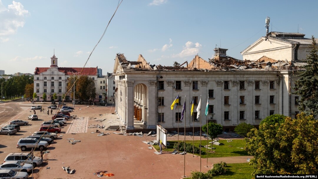 Regionalno akademsko muzičko-dramsko pozorište Taras Ševčenko nakon ruskog napada u Černihivu, Ukrajina, 19. avgust
