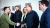 Під час робочої поїздки на Чернігівщину президент України Володимир Зеленський зустрівся з двопартійною і двопалатною делегацією Конгресу США, 5 квітня 2024 року