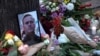 Команда Навального також закликала прихильників критика Кремля по всьому світу зібратися о 19:00 у своїх часових поясах, щоб вшанувати його пам’ять