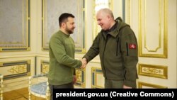 Президент України Володимир Зеленський і міністр оборони Литви Арвідас Анушаускас. Київ, 10 листопада 2023 року 