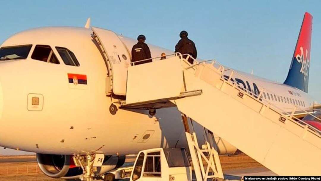  Policija radi na identifikaciji i procesuiranju osobe koja je na mejl beogradskog aerodroma uputila lažnu dojavu o bombi u avionu na letu za Moskvu, 14. mart 2022.