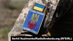 Ситуація на фронті складна, але контрольована, кажуть українські військові