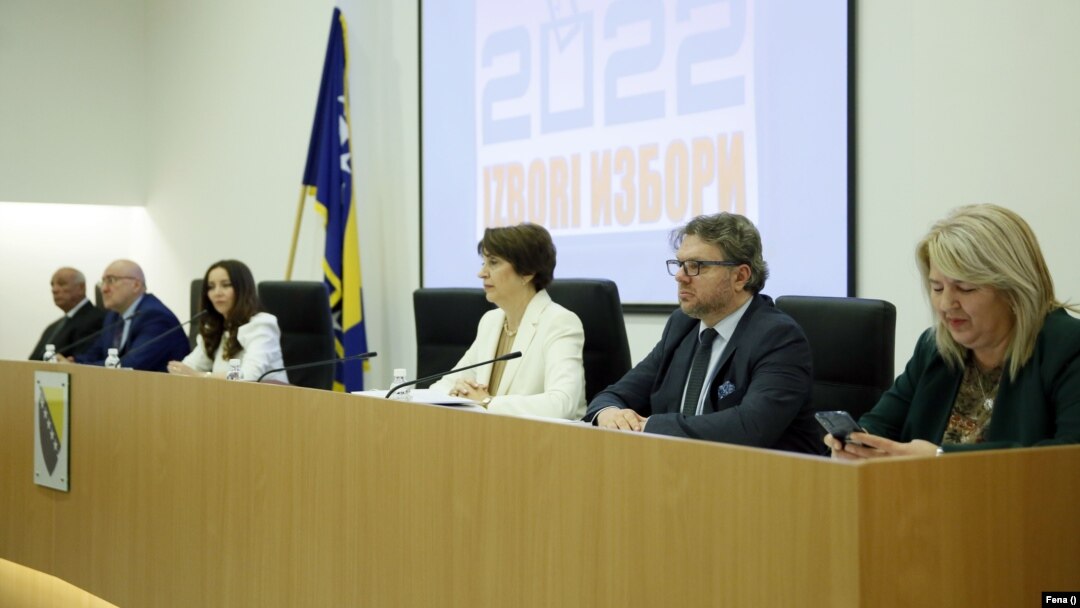 Članovi CIK-a BiH na konferenciji za medije 4. 5. 2022.