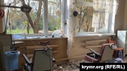 Кабінет стоматолога у Високопільській центральній районній лікарні, який потрапив під обстріл армії РФ, повідомили в МОЗ