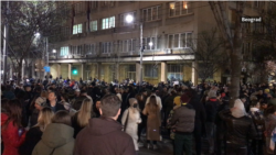 Nezadovoljni izbornim procesom protestovali ispred Izborne komisije