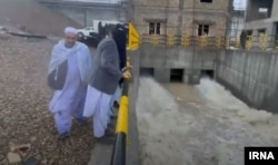 Talibani su u januaru 2022. pustili vodu iz brane Kamal Kan na reci Helmand u provinciji Nimroz u jezero Hamun.
