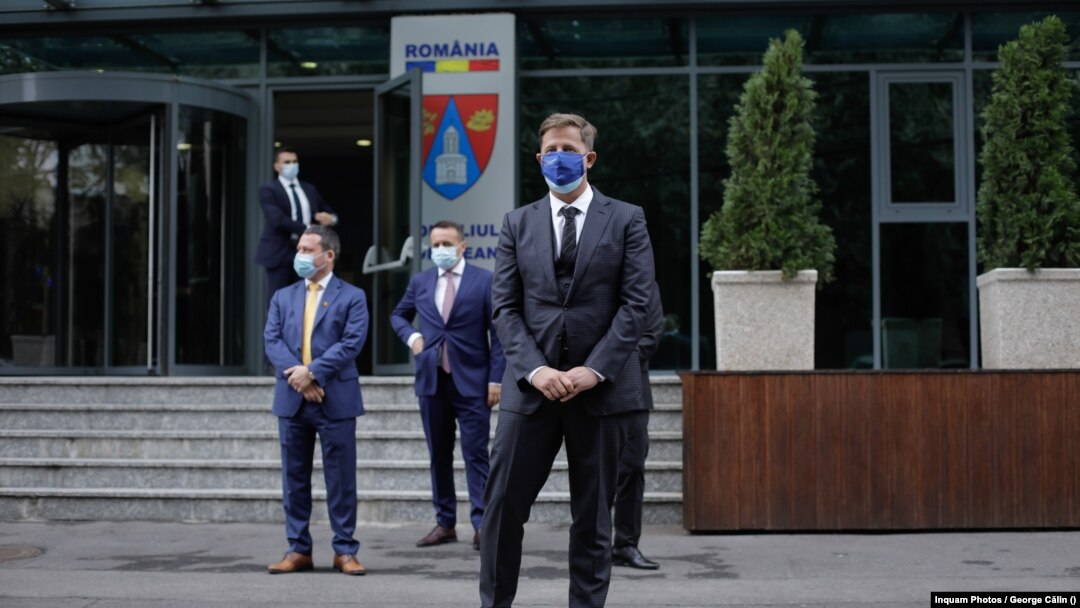 Consilierul Valentin Ene a fost ales consilier local la Mogoșoaia pe listele promovate de actualul președinte al CJ Ilfov, Hubert Thuma. Acesta a cerut suspendarea alesului local din toate funcțiile, până la finalizarea anchetei.