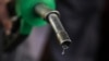 Statul este principalul beneficiar al scumpirilor din energie și al carburanților, spun economiștii. 