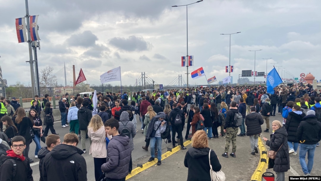 Srednjoškolaci blokiraju most Gazela, Beograd, 1. april 2025.