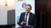 Președintele Academiei Române, istoricul Ioan Aurel Pop spune că viitorul președinte are datoria să restaureze încrederea în elita conducătoare și că va obține asta doar dacă va încuraja învățătura și expertiza adevărate în societate. 