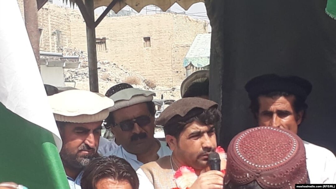 میر کلام وزیر د علي وزیر پرېښودو لپاره احتجاجي لاریون ته وینا کوي: ۲۰۲۱، ۱۲م سېپټېمبر