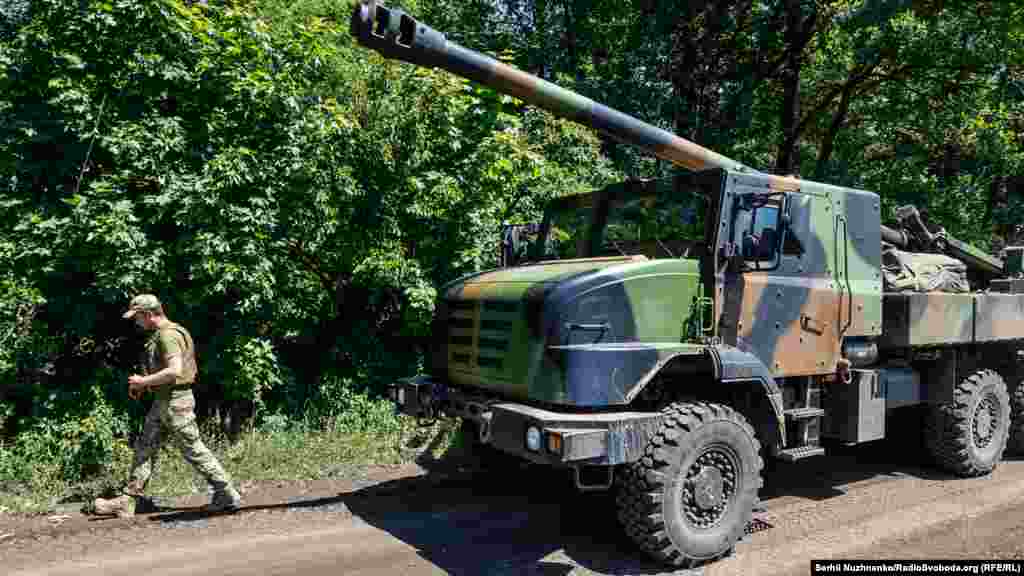 САУ CEASAR – французская колесная 155 мм самоходная пушка разработки GIAT Industries, она бьет на расстояние до 40 километров