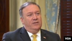Госсекретарь США Майк Помпео во время интервью "Голосу Америки"