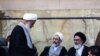 محمود امجد (چپ) در مراسم یادبود هاشمی رفسنجانی در قم در دی ماه ۱۳۹۵
