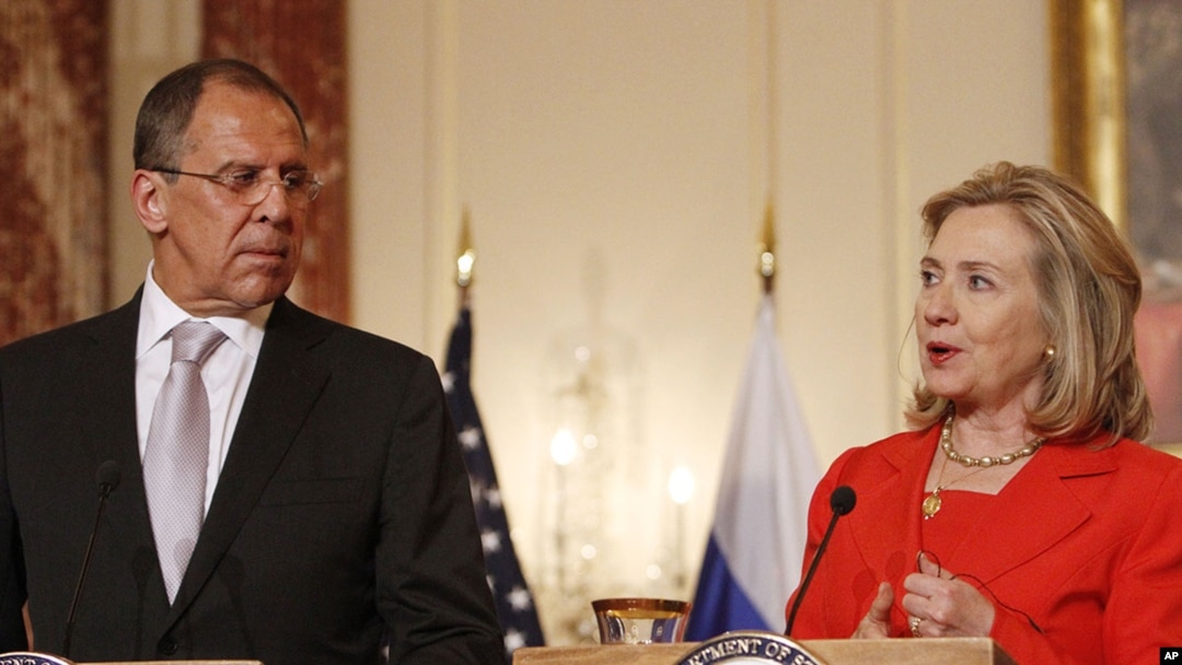 Državna sekretarka Hilari Rodam Klinton i ruski ministar inostranih poslova Sergej Lavrov, govore u Stejt departmentu u Vašingtonu, 13. jul 2011.