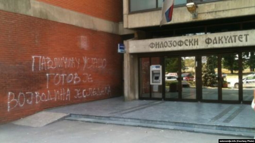 Grafiti protiv bivšeg gradonačelnika Novog Sada