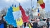 Anularea alegerilor din noiembrie/decembrie 2024, un eveniment fără precedent, a creat consternare, iar nemulțumirea unei bune părți a societății s-a văzut în protestele de stradă care au urmat. Frustrarea este însă una de lungă durată, spun experții.