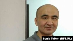 Гражданский активист из города Атырау Макс Бокаев после акции протеста в Атырау против инициированной правительством земельной реформы приговорен к лишению свободы и отправлен отбывать наказание в тюрьму на севере Казахстана.