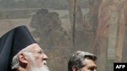 Вселенський Патріарх Варфоломій I і Президент України Віктор Ющенко в Києво-Печерській Лаврі, 25 липня 2008 року