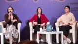 Презентация книги «Свободные голоса Крыма» на Книжном Арсенале. Олеся Яремчук (в центре), Татьяна Терен (слева), Екатерина Есипенко (справа)