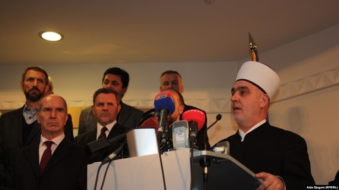Reis-ul-Ulema Husein ef. Kavazović čita zajedničku izjavu bošnjačkih intelektualaca