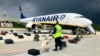 Самалёт Ryanair у менскім аэрапорце, 23 траўня 2021 году