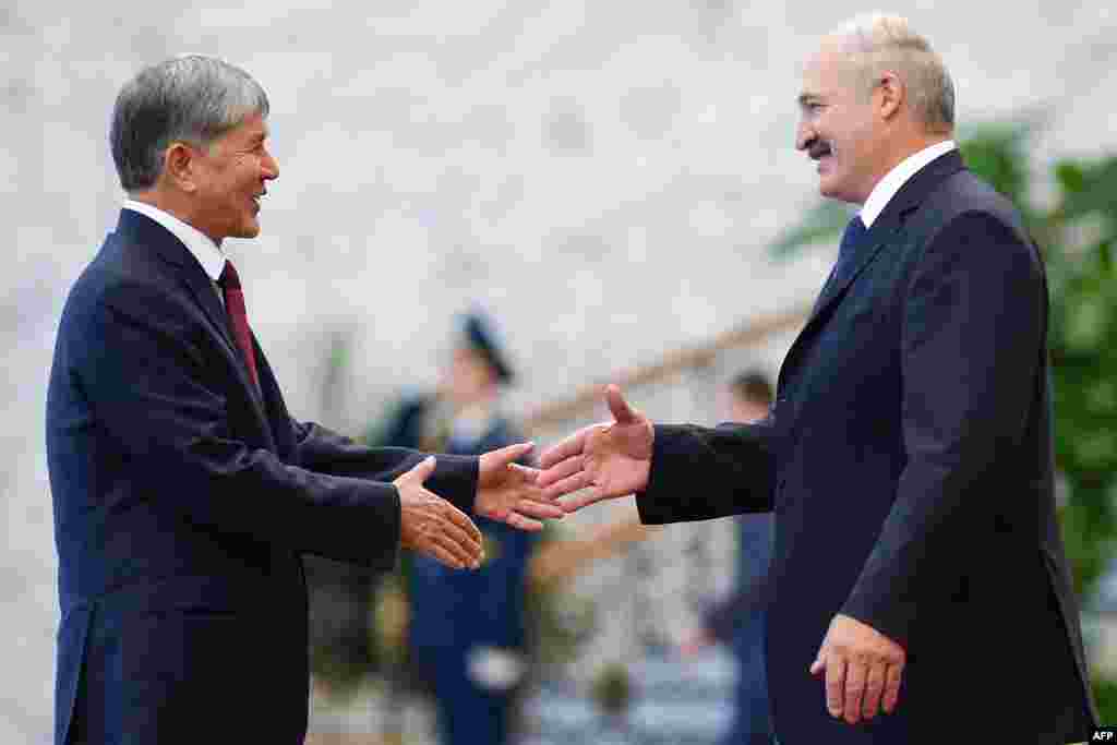 Алмазбек Атамбаев и Александр Лукашенко.