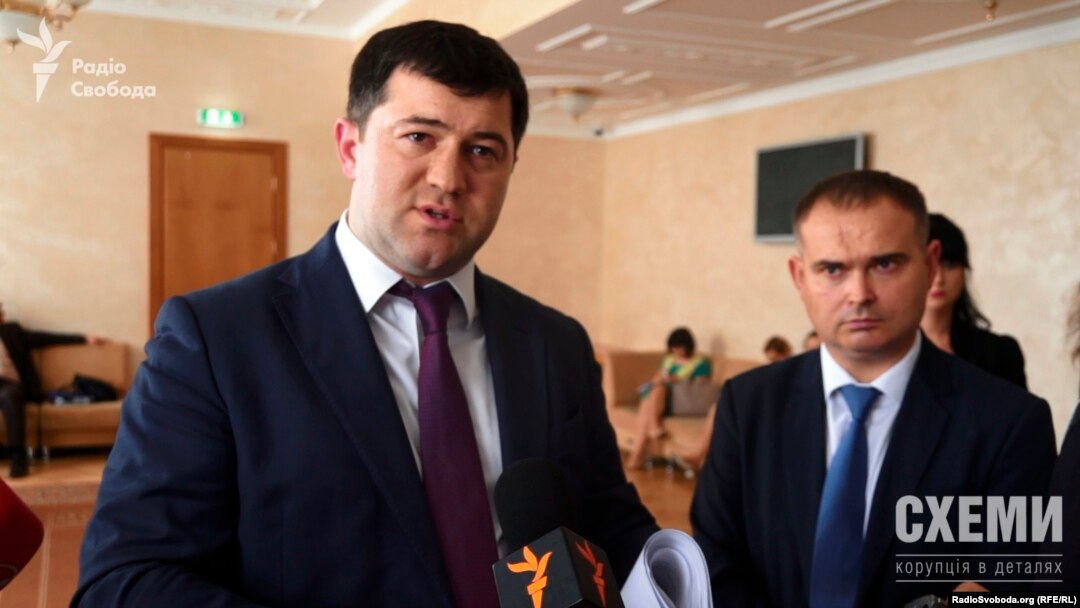 Голова Державної фіскальної служби України Роман Насіров (ліворуч)