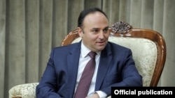 Женгиз Камил Фырат.

