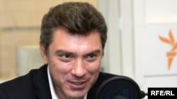 Russia - Leader of the opposition party Union of Right Forces (SPS) Boris Nemtsov, Moscow studio, 29Sep2008, время гостей