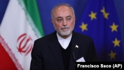 آقای صالحی می‌گوید ذخیره اورانیوم ۶۰ درصدی ایران نیز به بالای ۲.۵ کیلوگرم رسیده است.