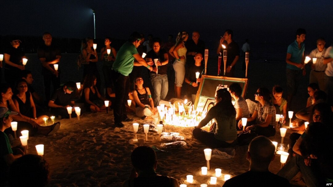 A candlelight vigil in Dubai dedicated to Neda