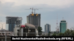 Раніше забудовника двічі затримували, однак він вносив заставу та втікав за кордон