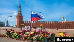 Мемориал "Немцов мост"