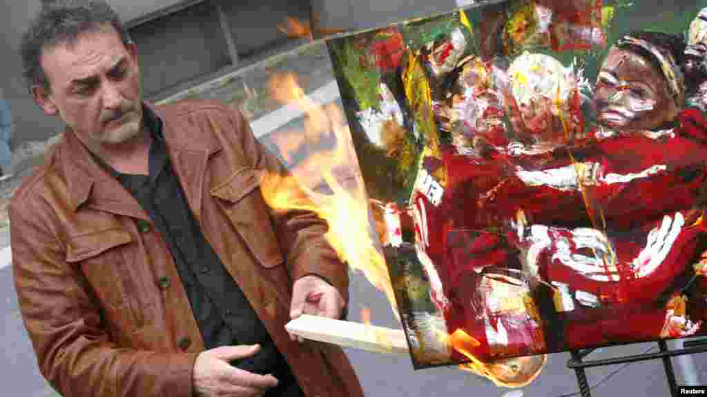 Antonio Manfredi set Stoefhas's painting ablaze on April 23.
