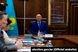 Жұматай Әлиев тіл сынағын тапсырып отыр. Нұр-Сұлтан, 2 мамыр 2019 жыл.