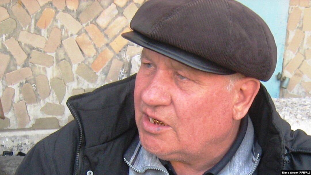 Александр Конради, работник АО "Карагандинский завод асбестоцементных изделий". Карагандинская область, поселок Актау, 7 апреля 2011 года.