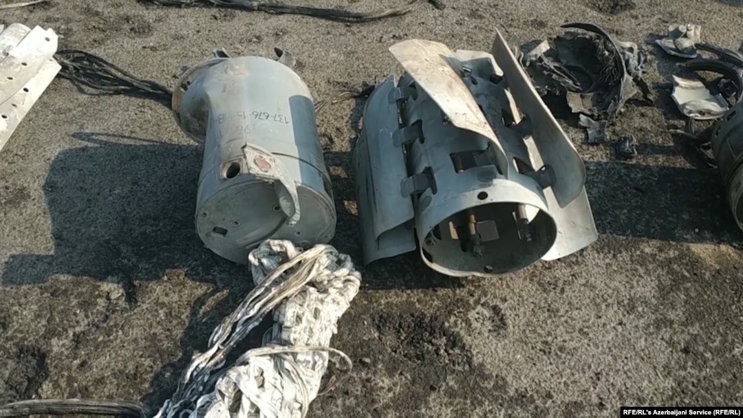 Human Rights Watch navodi da su ovo ostaci ruske rakete Smerč nakon napada na Bardu u Azerbejdžanu, oktobar 2020. 